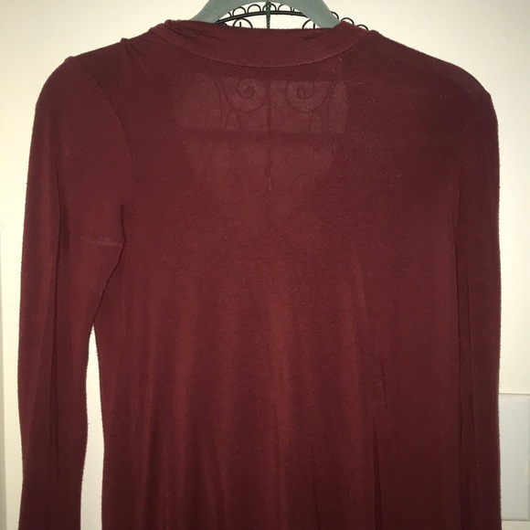 Long sleeve Blouse with cut out at neck line - Picture 2 of 2